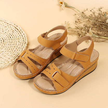 Elegante Plateau-Keilsandalen von Andrea Serena