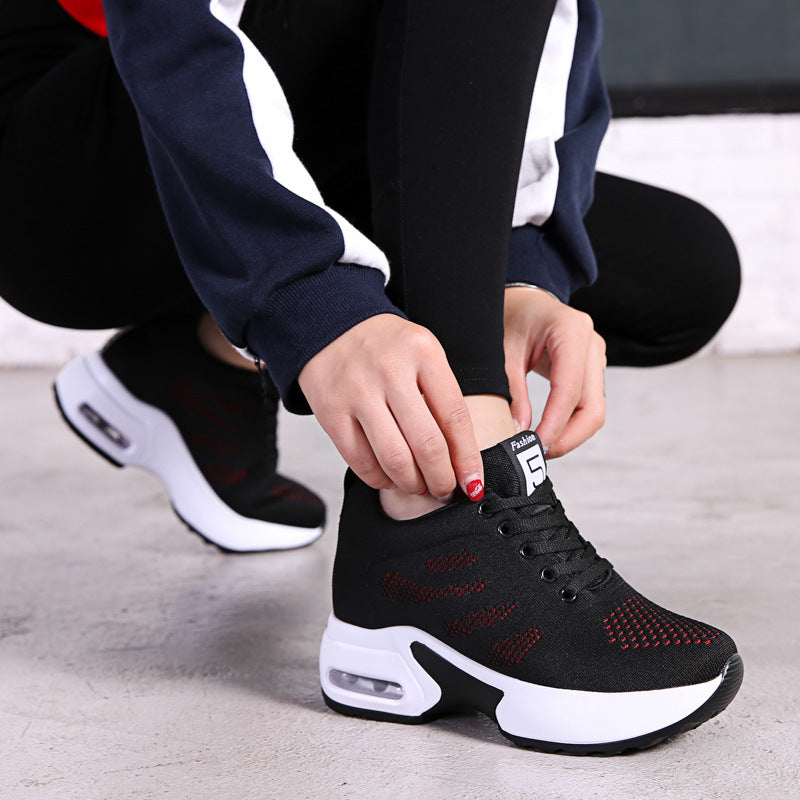Atmungsaktive Mesh-Plateau-Sneaker von Andrea Serena