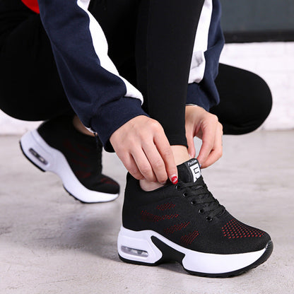 Atmungsaktive Mesh-Plateau-Sneaker von Andrea Serena