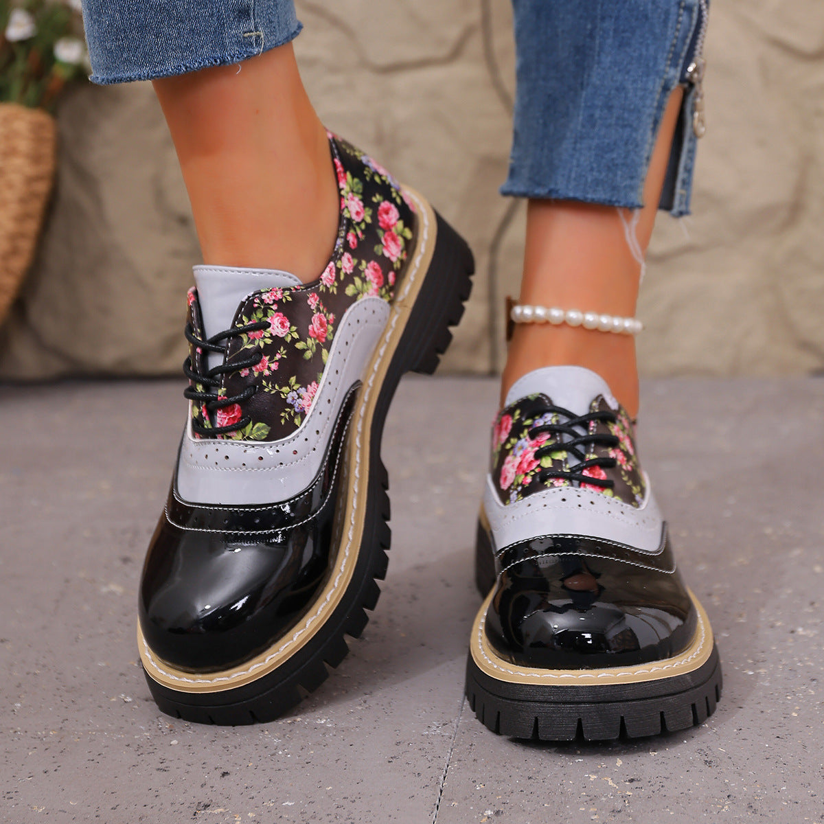 Elegante, florale Andrea Serena Freizeitschuhe in Übergrößen