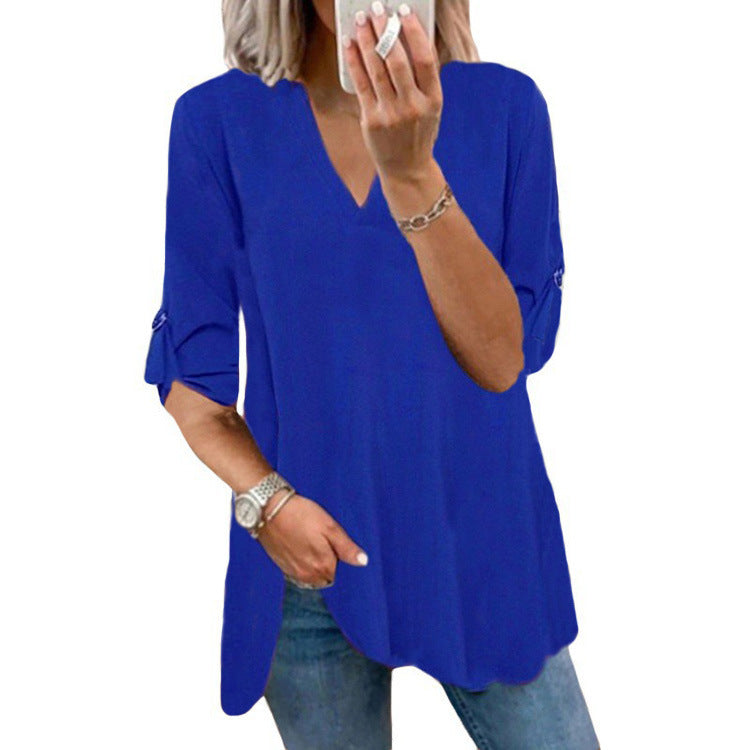 Elegantes, locker sitzendes Chiffon-Top mit V-Ausschnitt von Andrea Serena