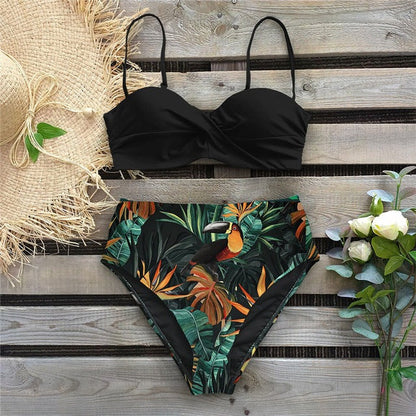 Floraler High-Waist-Bikini von Andrea Serena