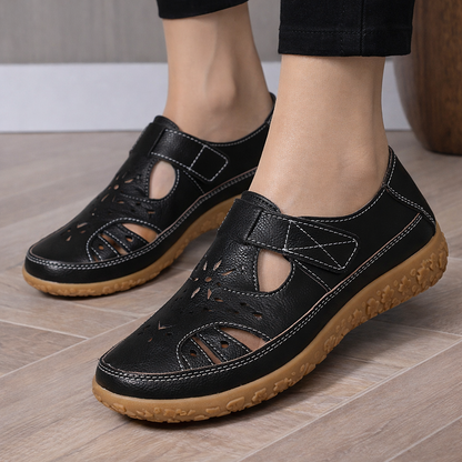 Hollowed Comfort Flat Sandals von Andrea Serena