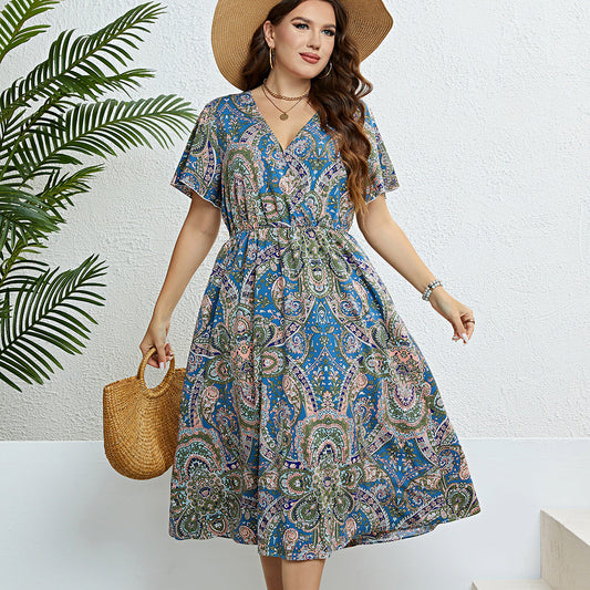 Sommerkleid von Andrea Serena mit Retro-Print und V-Ausschnitt