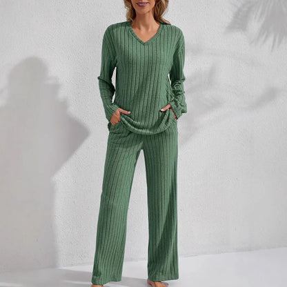 Geripptes Langarmshirt und Hose – Lässiges und bequemes Loungewear-Set für Damen
