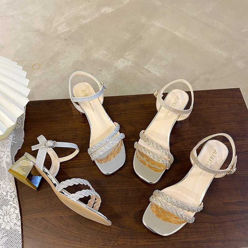 Elegante Andrea Serena Sandalen mit Absatz, inspiriert von Pinterest
