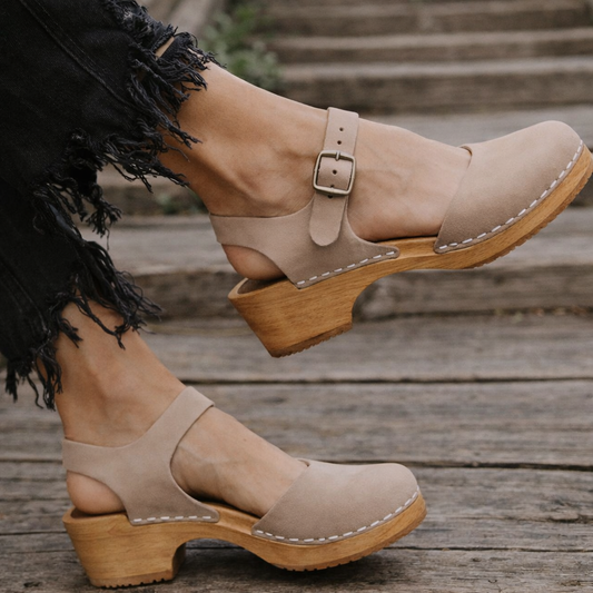 Elegante Plateau-Sandalen von Andrea Serena