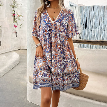 Bedrucktes Boho-Kleid mit V-Ausschnitt von Andrea Serena