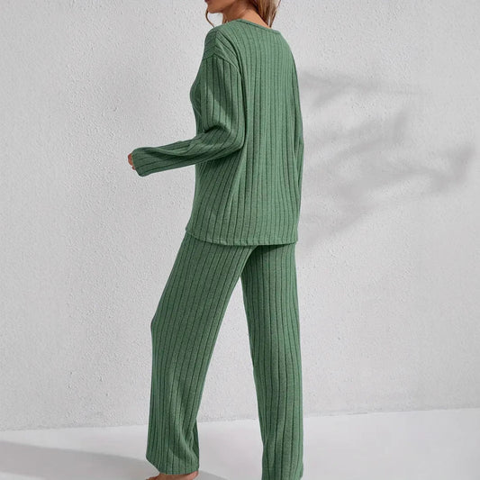 Geripptes Langarmshirt und Hose – Lässiges und bequemes Loungewear-Set für Damen