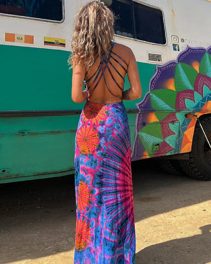 Lebhaftes geometrisches rückenfreies Maxikleid von Andrea Serena