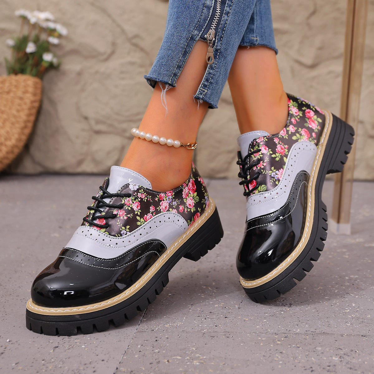 Elegante, florale Andrea Serena Freizeitschuhe in Übergrößen