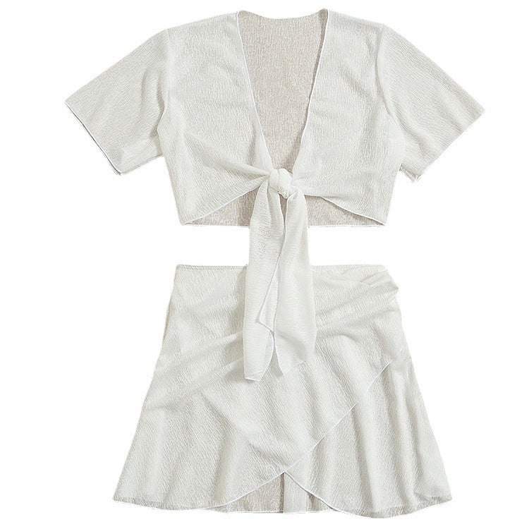 Elegantes weißes Bikini-Set mit geteiltem Bein von Andrea Serena