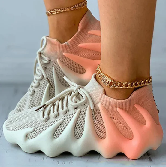 Andrea's™ | Futuristische Sportschuhe mit welliger Sohle und gestricktem Obermaterial